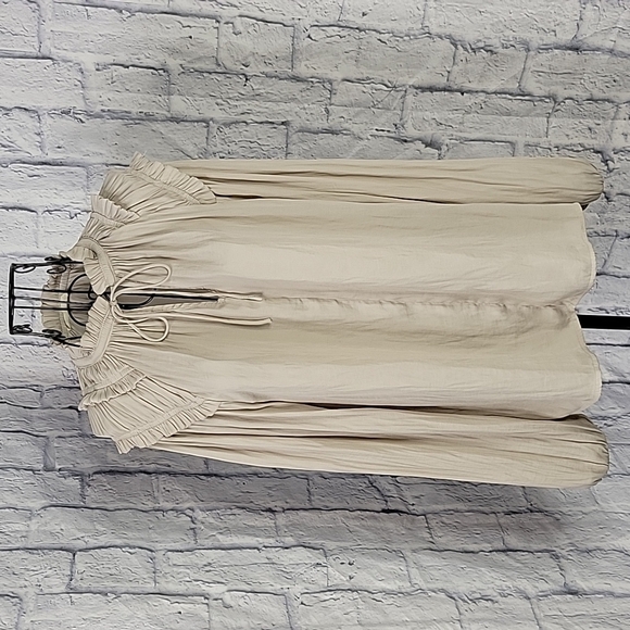 ILLA ILLA Cream Ruffled and Gathered‎ Blouse Large - Picture 1 of 9
